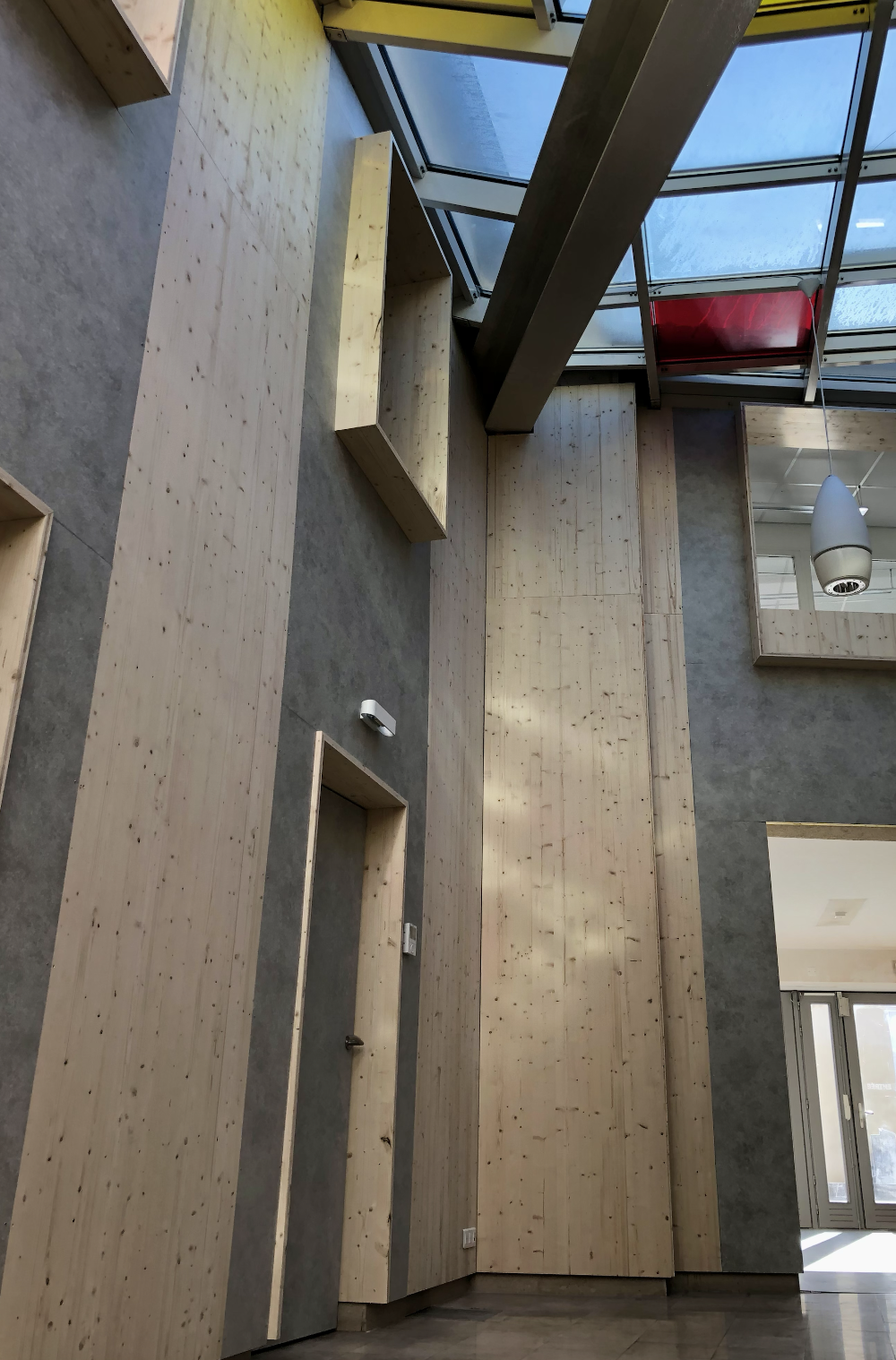 Aménagement bois et verrière moderne à la Chambre du Commerce d’Auxerre – projet JBB Architecture